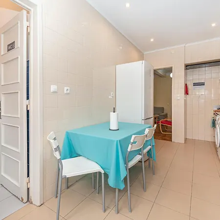 Houze_central Lisbon, 4 Flat W/ Zoo View *